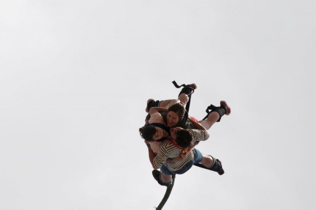  Salto de bungee juntos contra el SIDA 